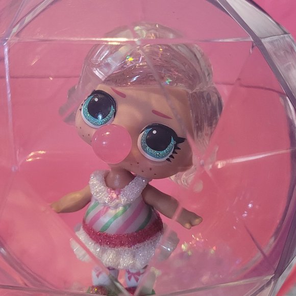 8 Glitter Globe LOL Set & Pet Bonus! - Picture 3 of 16